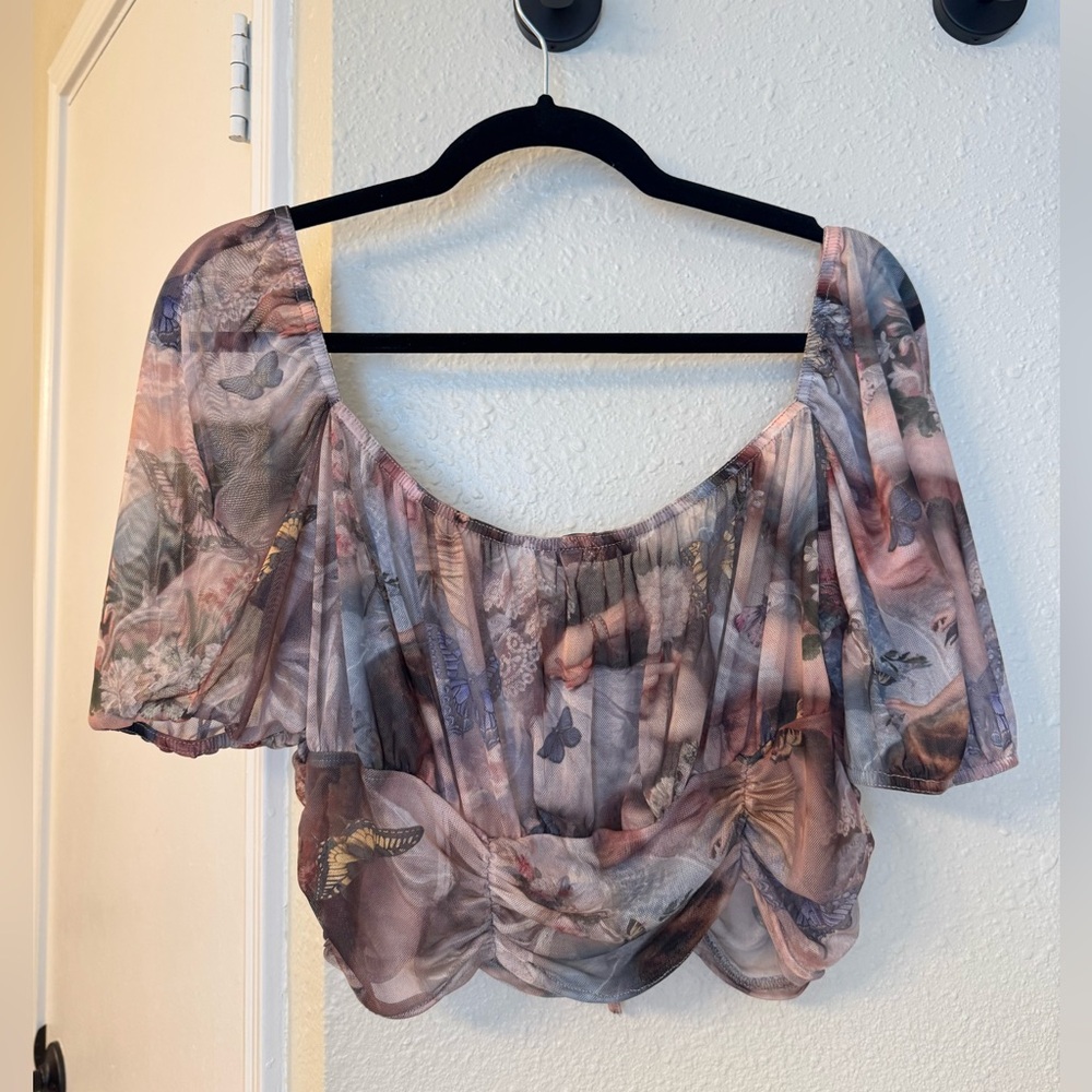 PrettyLittleThing Renaissance Mesh Ruched Crop Top - Picture 3 of 3